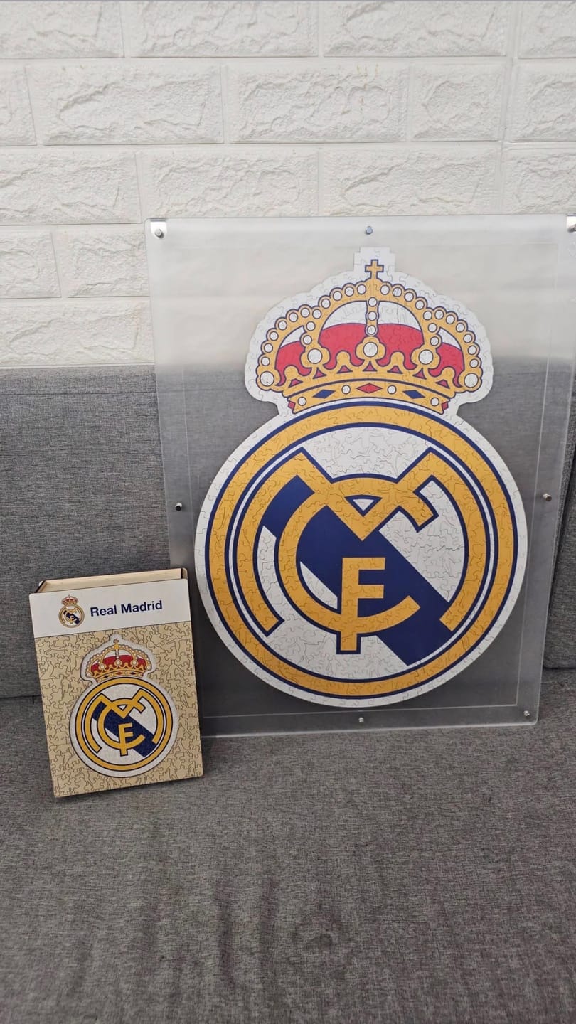Customer photo review of Real Madrid CF® Logo - Wooden Puzzle