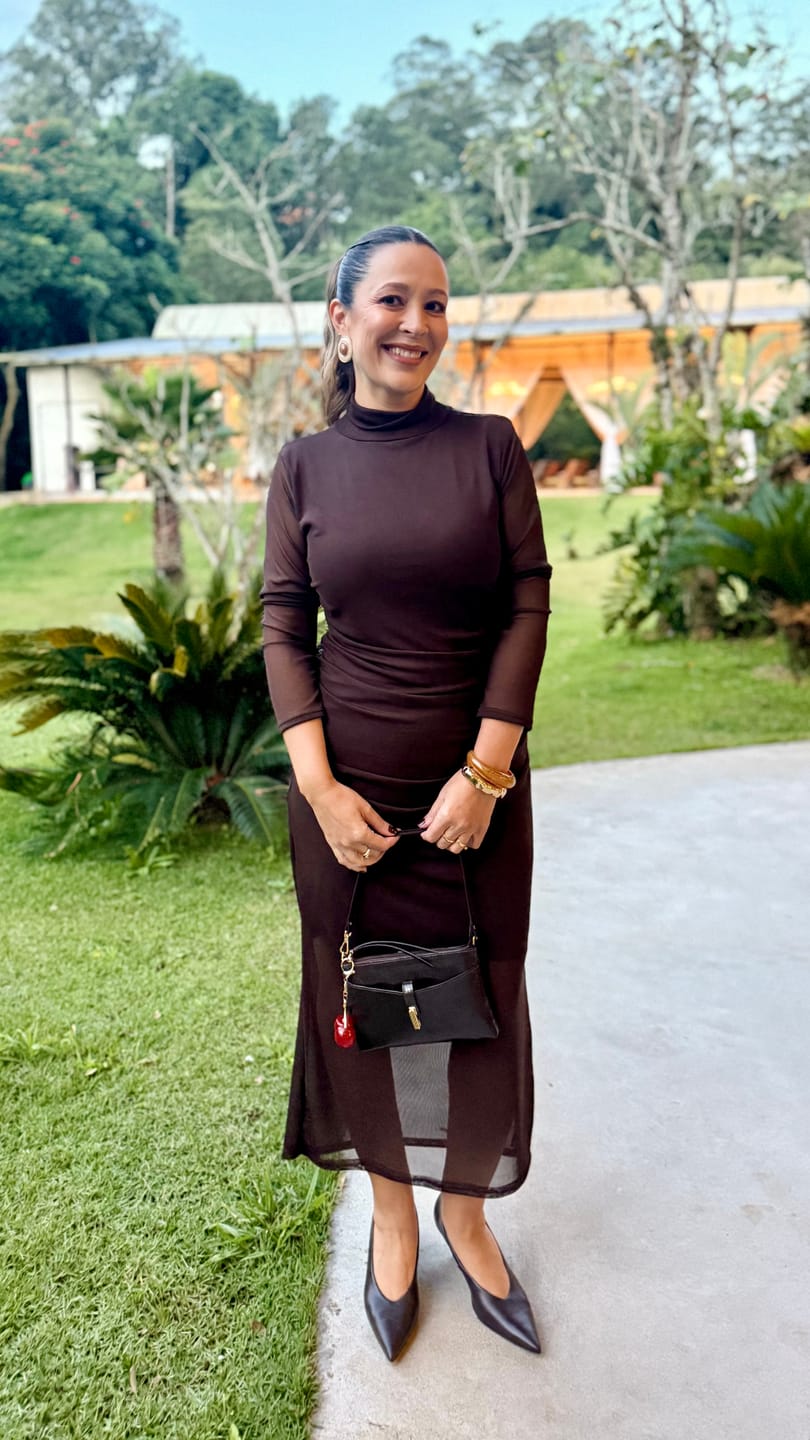 Customer photo review of Vestido Manga Longa em Tule, Marrom