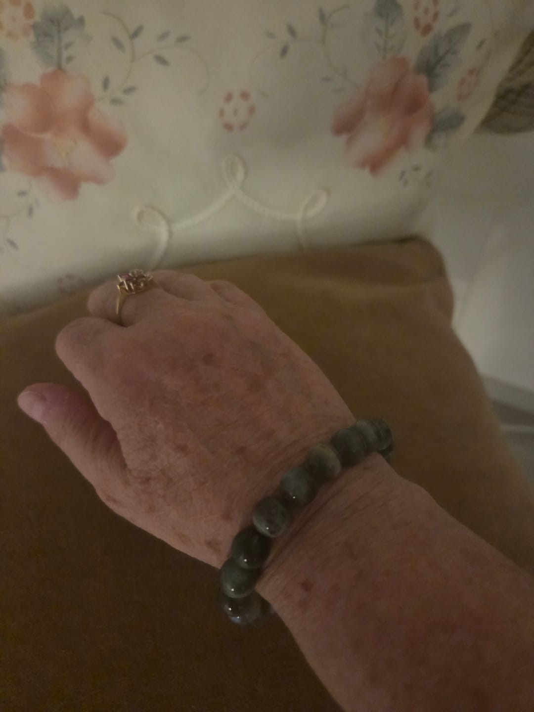 Customer photo review of Bracelet en Labradorite véritable 10mm AAA