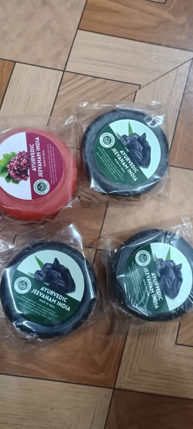 Customer photo review of Ayurvedic Jeevanam Black Detox Charcoal Soap for Face & Body (Get 1 Free Red Wine Soap)