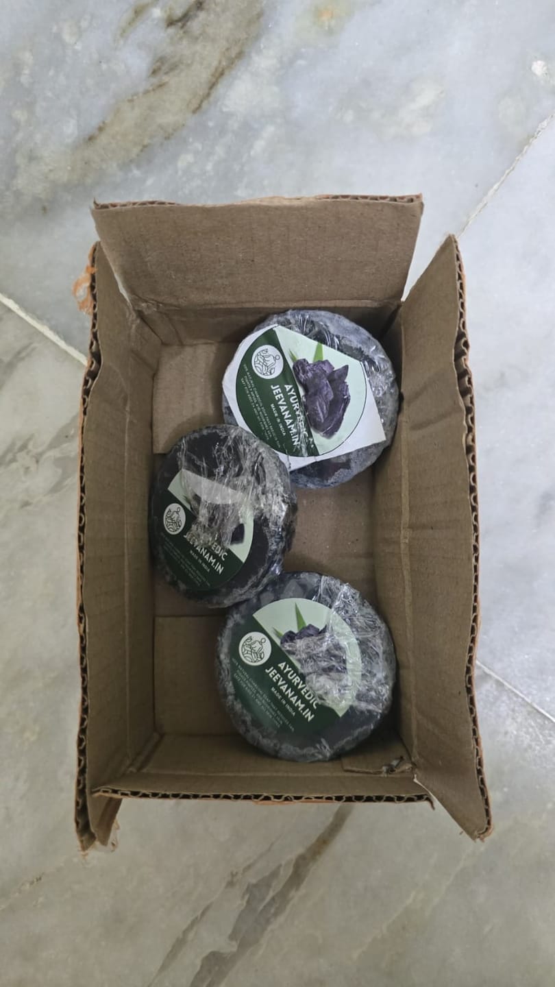 Customer photo review of Ayurvedic Jeevanam Black Detox Charcoal Soap for Face & Body (Get 1 Free Red Wine Soap)