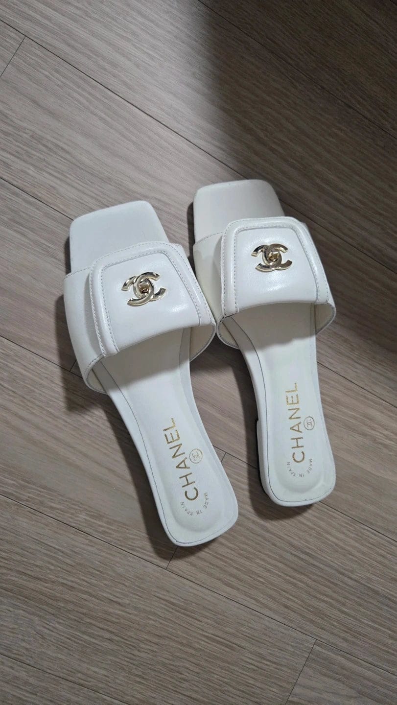 Customer photo review of Chanel 2026 Double C Buckle Square Toe Slipper 857303