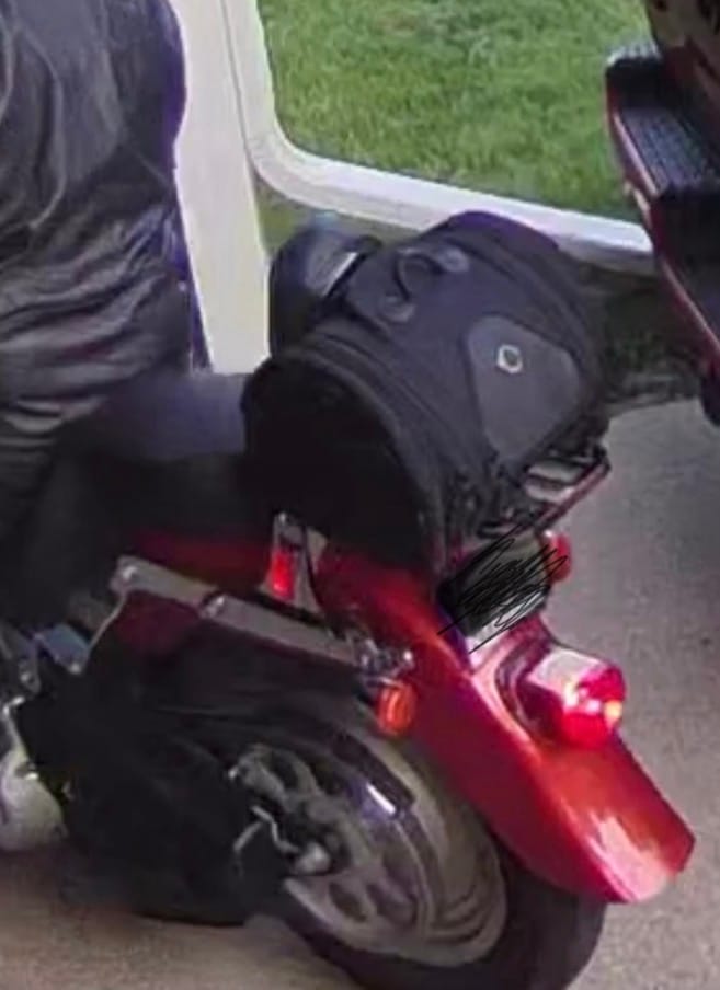 Customer photo review of 20L - Axwell Medium Motorcycle Tail Bag for Harley Davidson