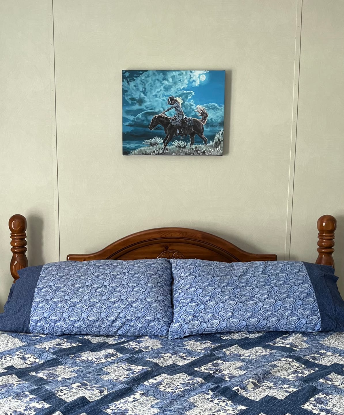 Customer photo review of Midnight Messenger