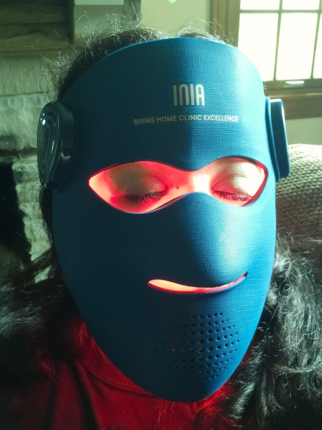 Customer photo review of INIA GLOW 4D 940nm Dual NIR Wireless LED Mask FDA-Cleared