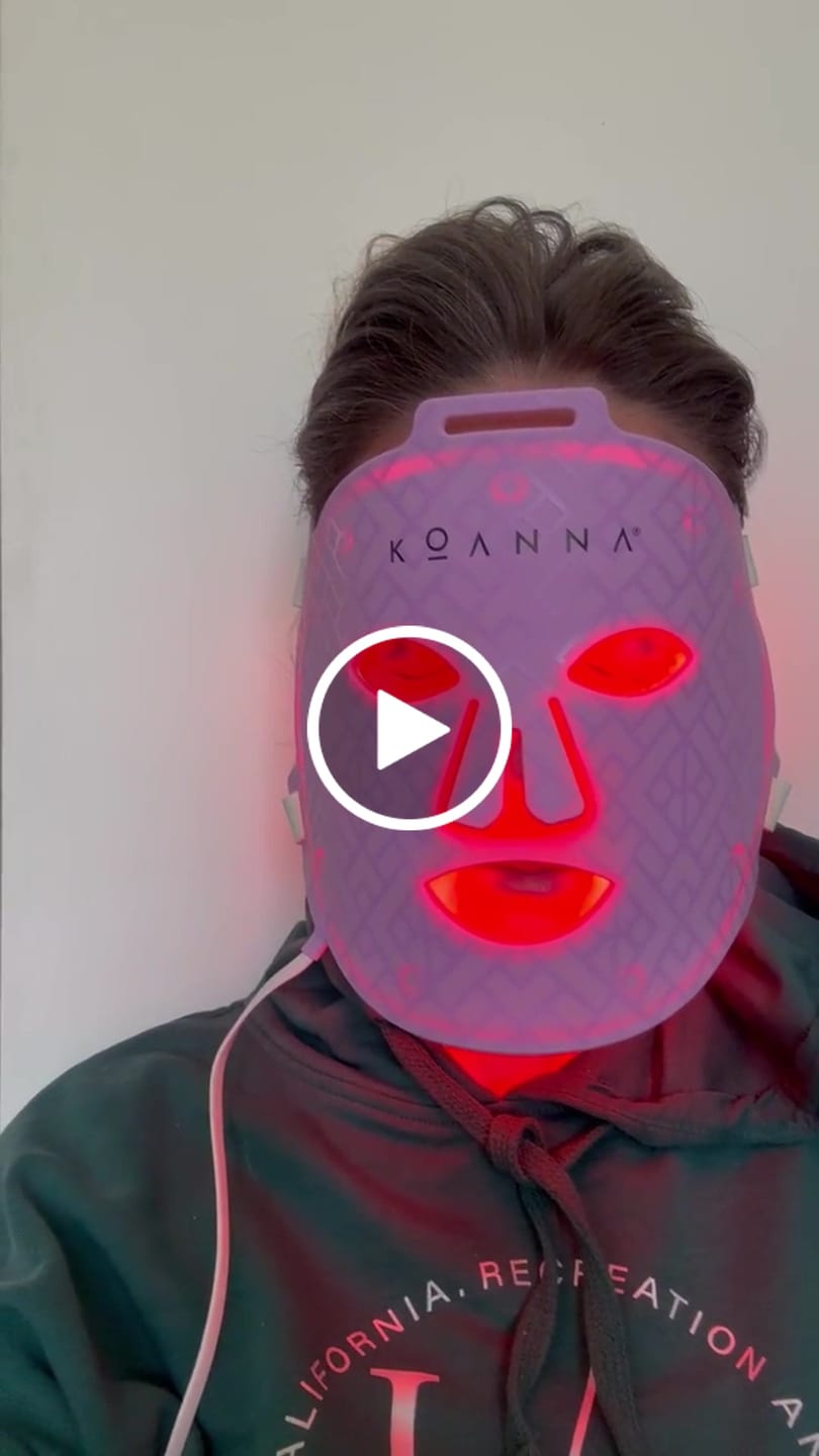 Customer video review of Koanna® MultiGlo™ LED Lichttherapie-Maske