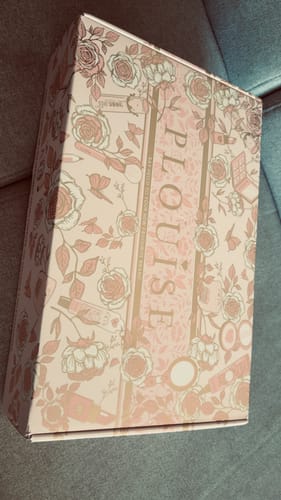 Reviewer's decorative pink box for the Creative Comeback XXXL Eyeshadow Palette.