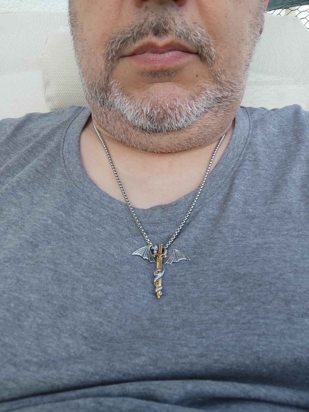 Customer photo review of Collier Épée de Dragon