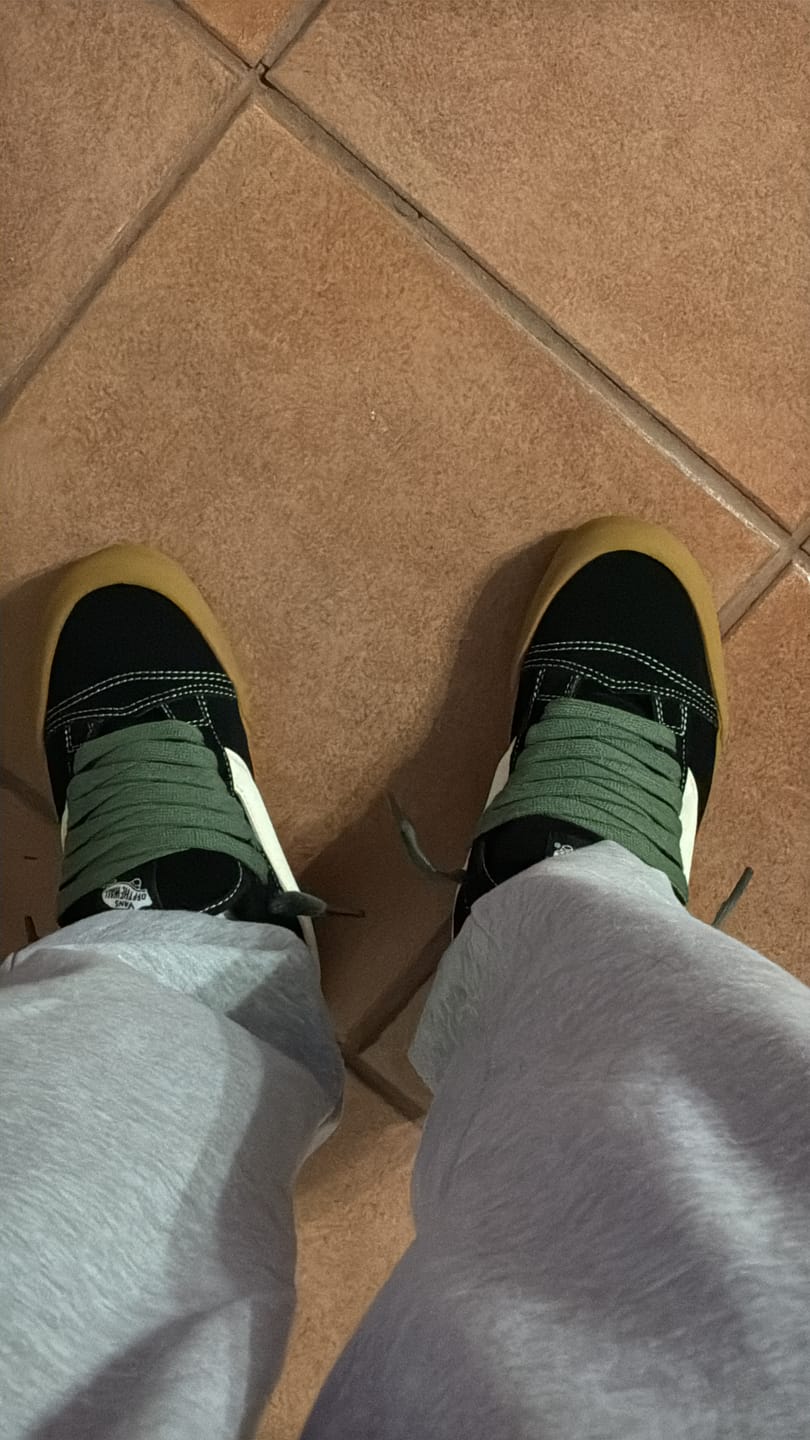 Customer photo review of Zapatillas Vans Knu Skool Hombre Negro