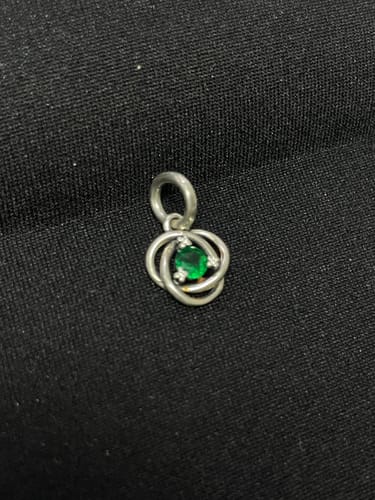 Customer photo review of Charm Nudo Corazon