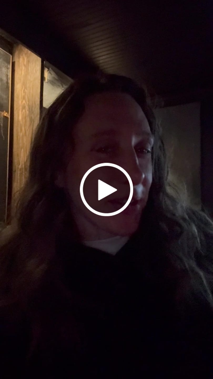 Customer video review of INIA GLOW 4D 940nm Dual NIR Wireless LED Mask FDA-Cleared