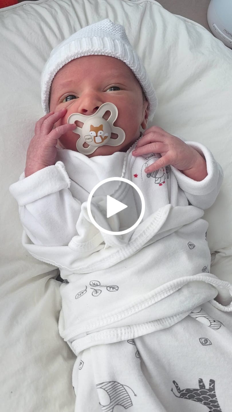 Customer video review of REDUCTOR STARLIT®️ - Simula el vientre materno 🫶🏻 Recomendado por matronas y pediatras
