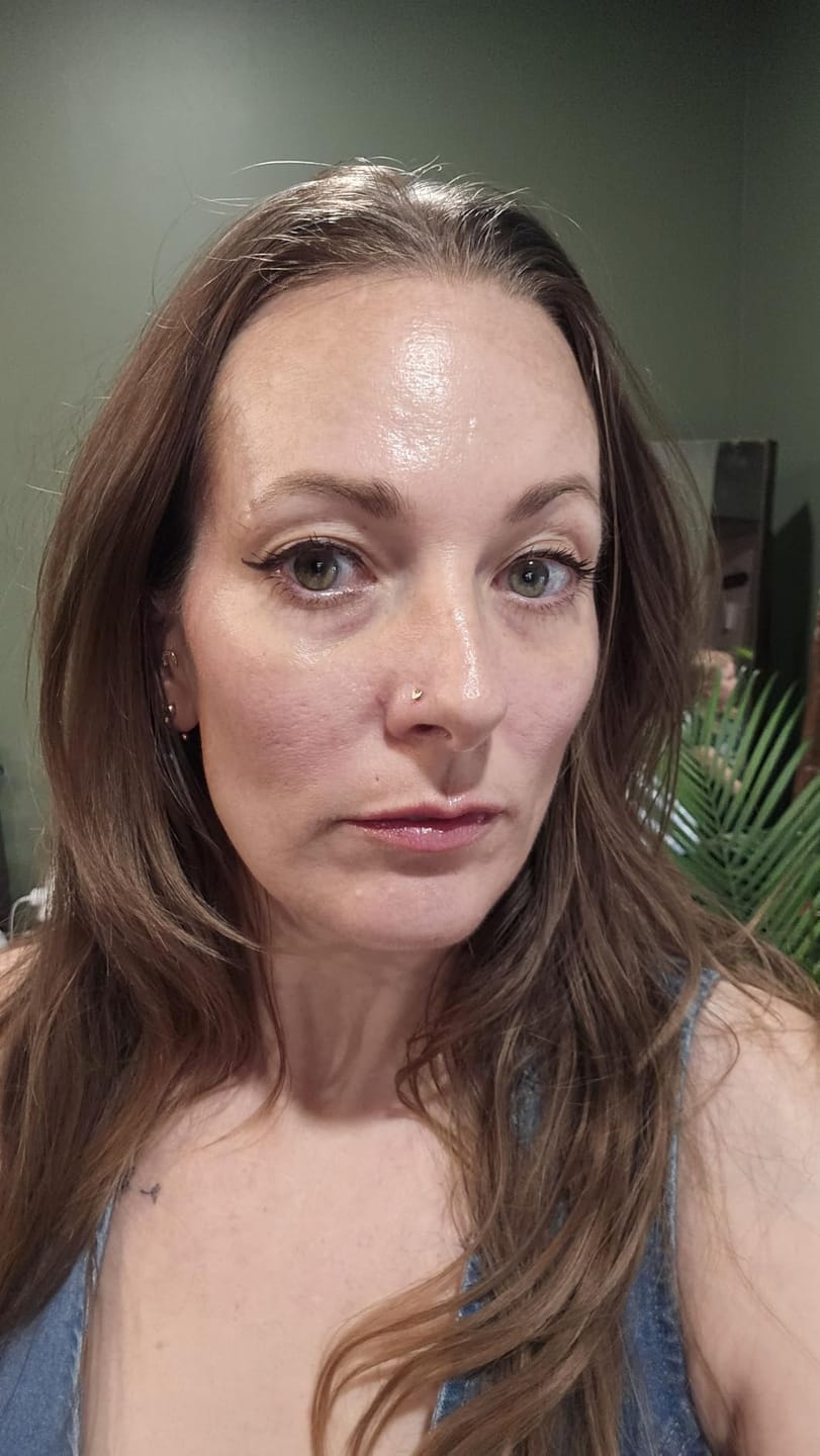 Customer photo review of Sleek Моментална Очна Линия