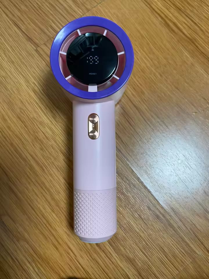 Customer photo review of Handheld Mini Fan – 199 Speeds, 6 Blades, Brushless Motor