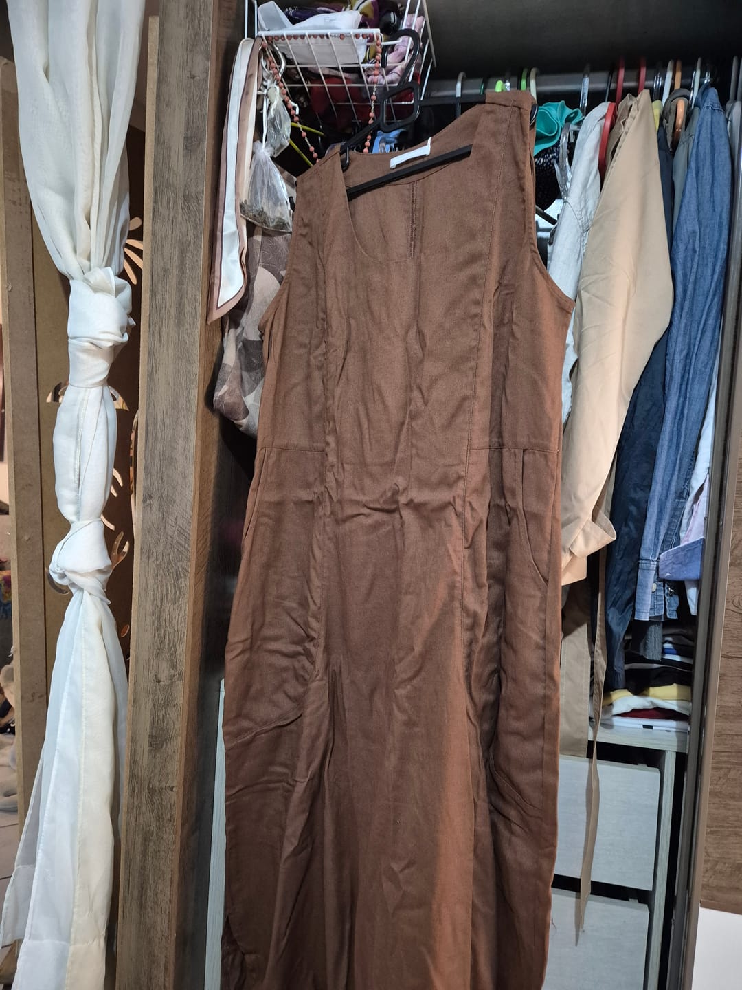 Customer photo review of Vestido Midi Gabiroba Marrom Escuro