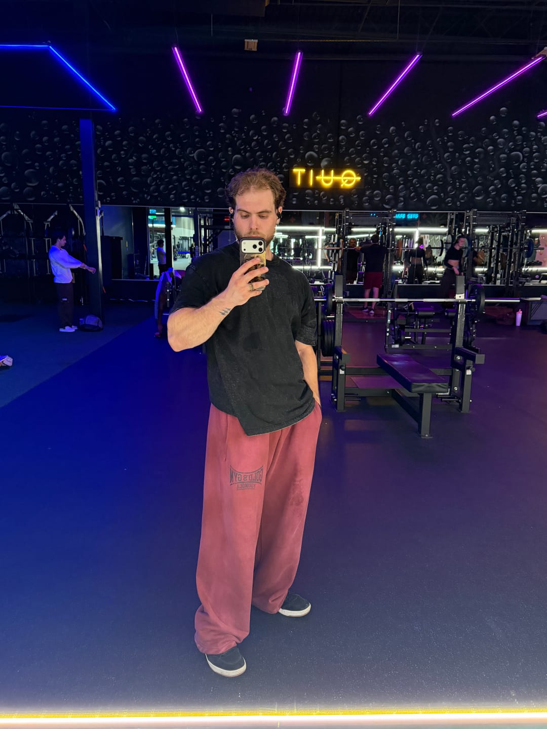 Customer photo review of 2052 - Gold's Iron Legacy Heritage Sweats