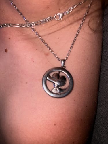 Customer photo review of Collier Cœur Enlacé – Gravure Personnalisée