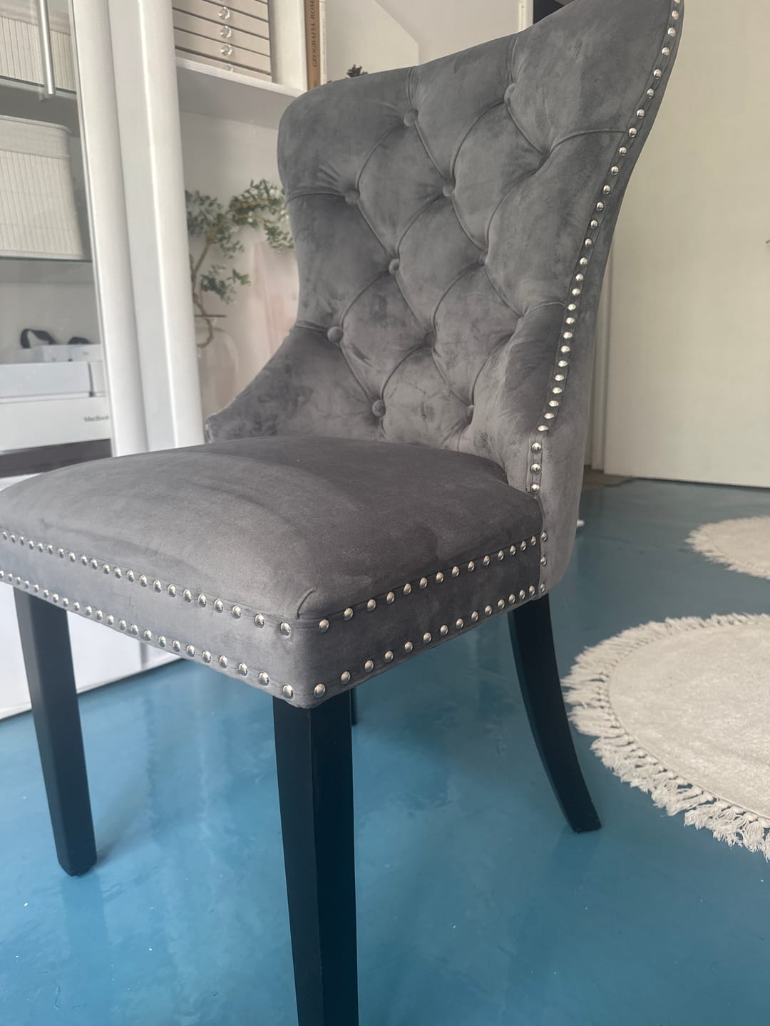 Customer photo review of Scaun tapitat MIYA, gri/negru, stofa catifelata, 54x60x100 cm