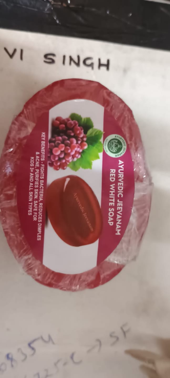 Customer photo review of Ayurvedic Jeevanam Red Wine Moisturising Soap For Face & Body