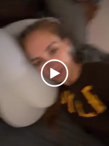 Customer video review of CloudAlign™ Pillow
