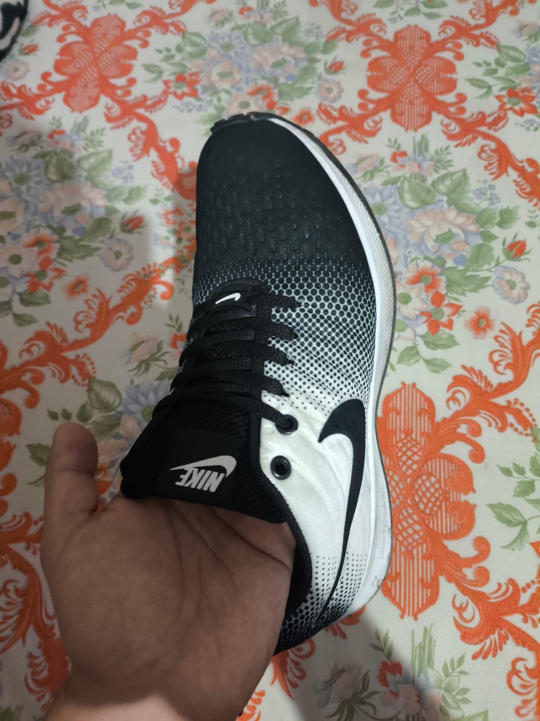 Customer photo review of Tenis 012 Negro Blanco Negro