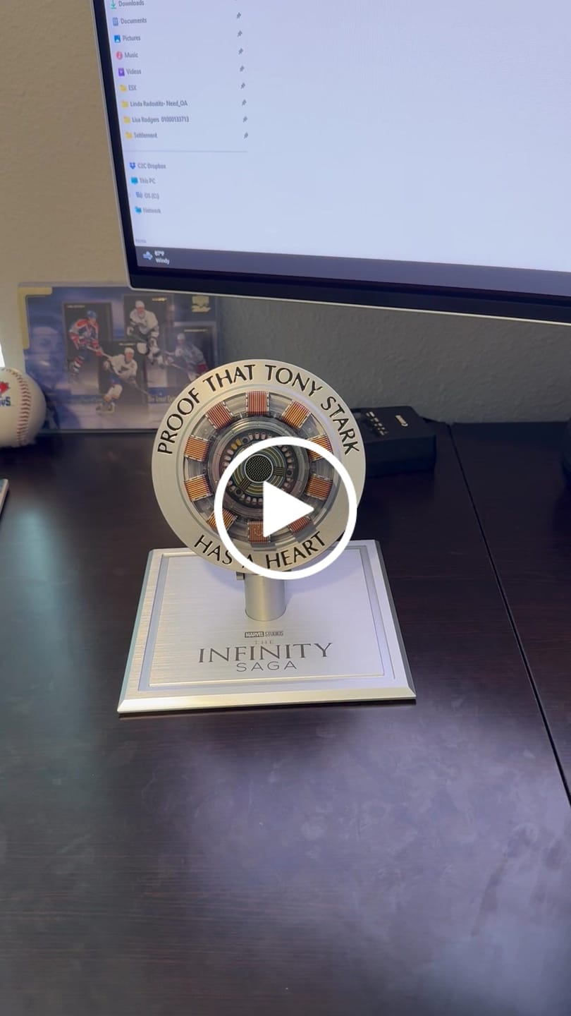 Customer video review of Marvel 1:1 Iron Man Arc Reactor Wireless Charger |  Fast Wireless Charging | Movie Collectible