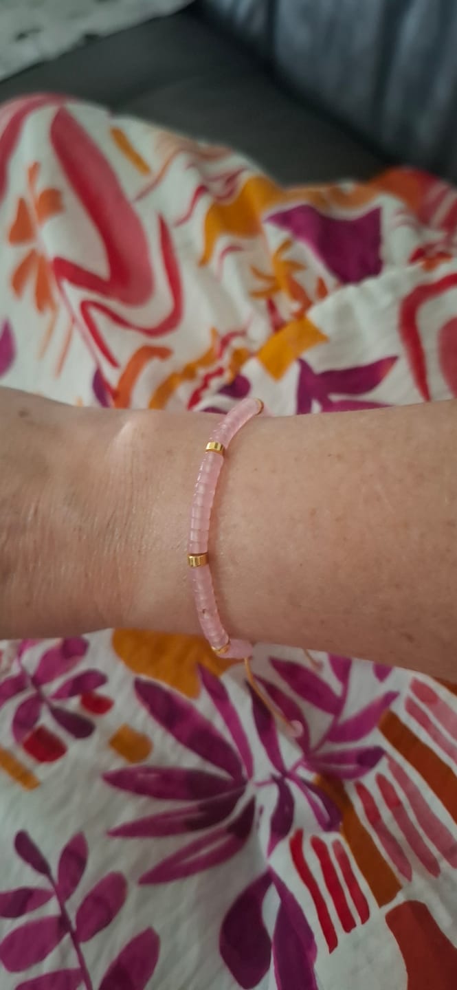 Customer photo review of Rosenquarz Armband - Natur