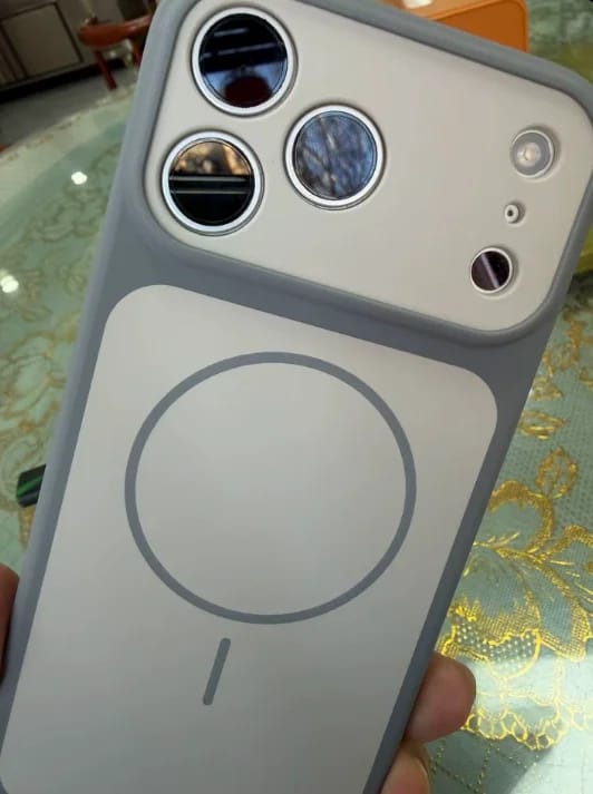Customer photo review of LuxuryKase Magnetic Converter Case | Built-in Camera Lens Protection | iPhone 17 Pro Series Inspired Camera Design | MagSafe Compatible | Dual-Tone Colour Finish For iPhone