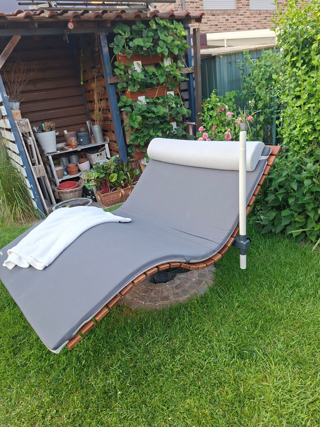 Customer photo review of Sonnenschirmhalter für MEBE Wave Lounge und Sun Lounge
