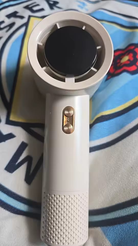 Customer photo review of Handheld Mini Fan – 199 Speeds, 6 Blades, Brushless Motor