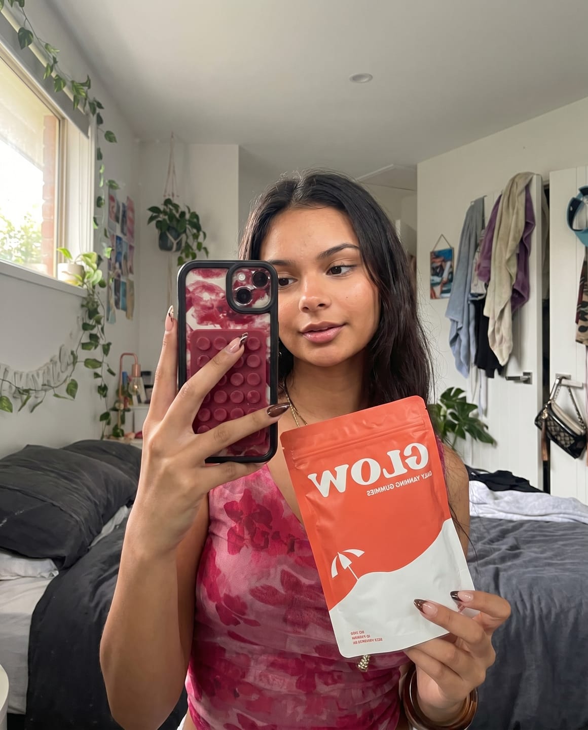 Customer photo review of Glow Tanning Gummies