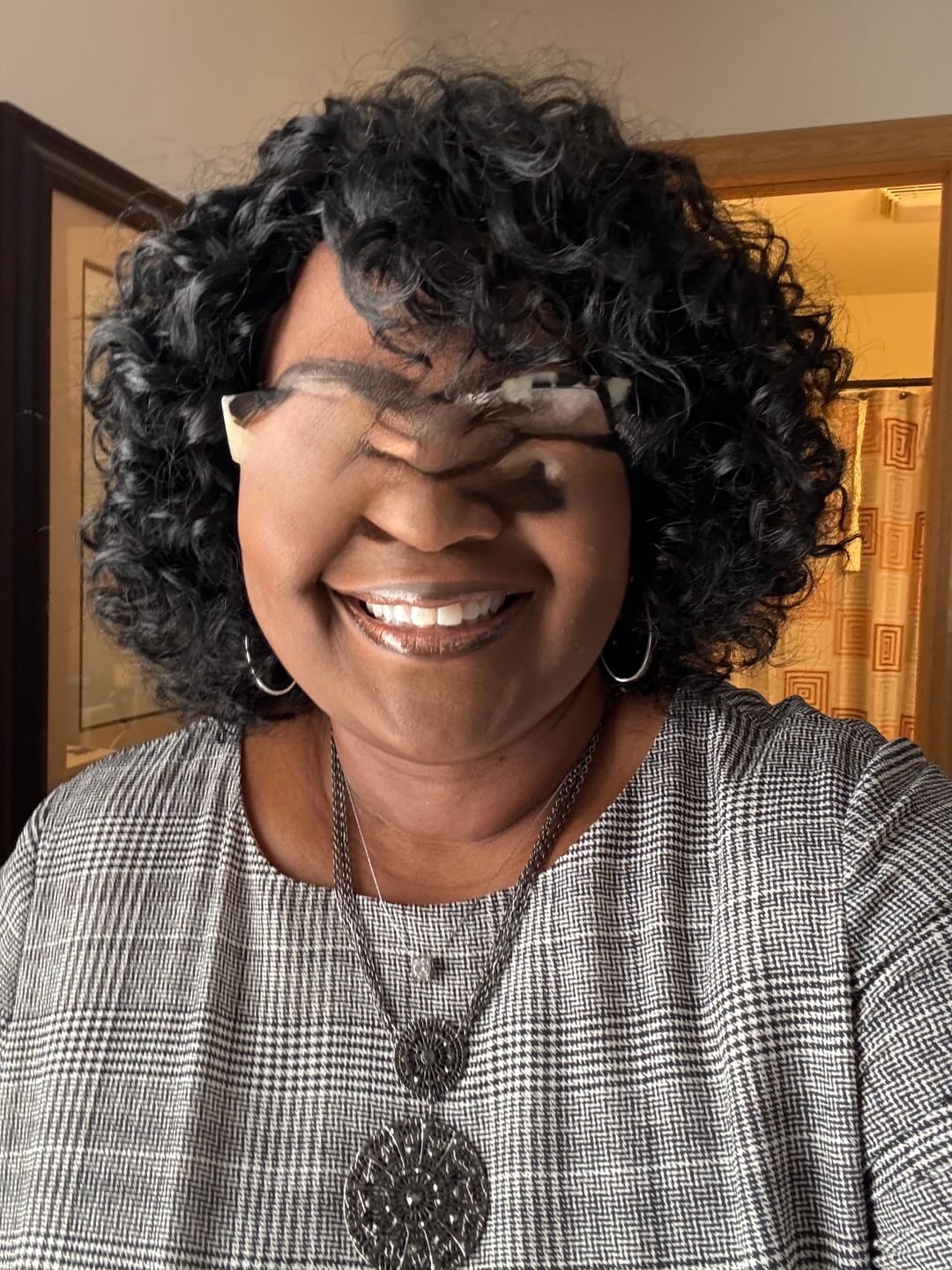 Customer photo review of Vanessa Full Wig - OPRAH 2