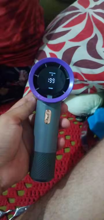 Customer photo review of Handlicher Mini-Ventilator – 199 Geschwindigkeitsstufen, 6 Flügel, bürstenloser Motor
