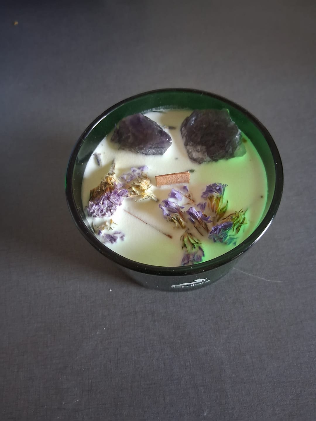 Customer photo review of Crystal Candle Amethist – Velvet Moon