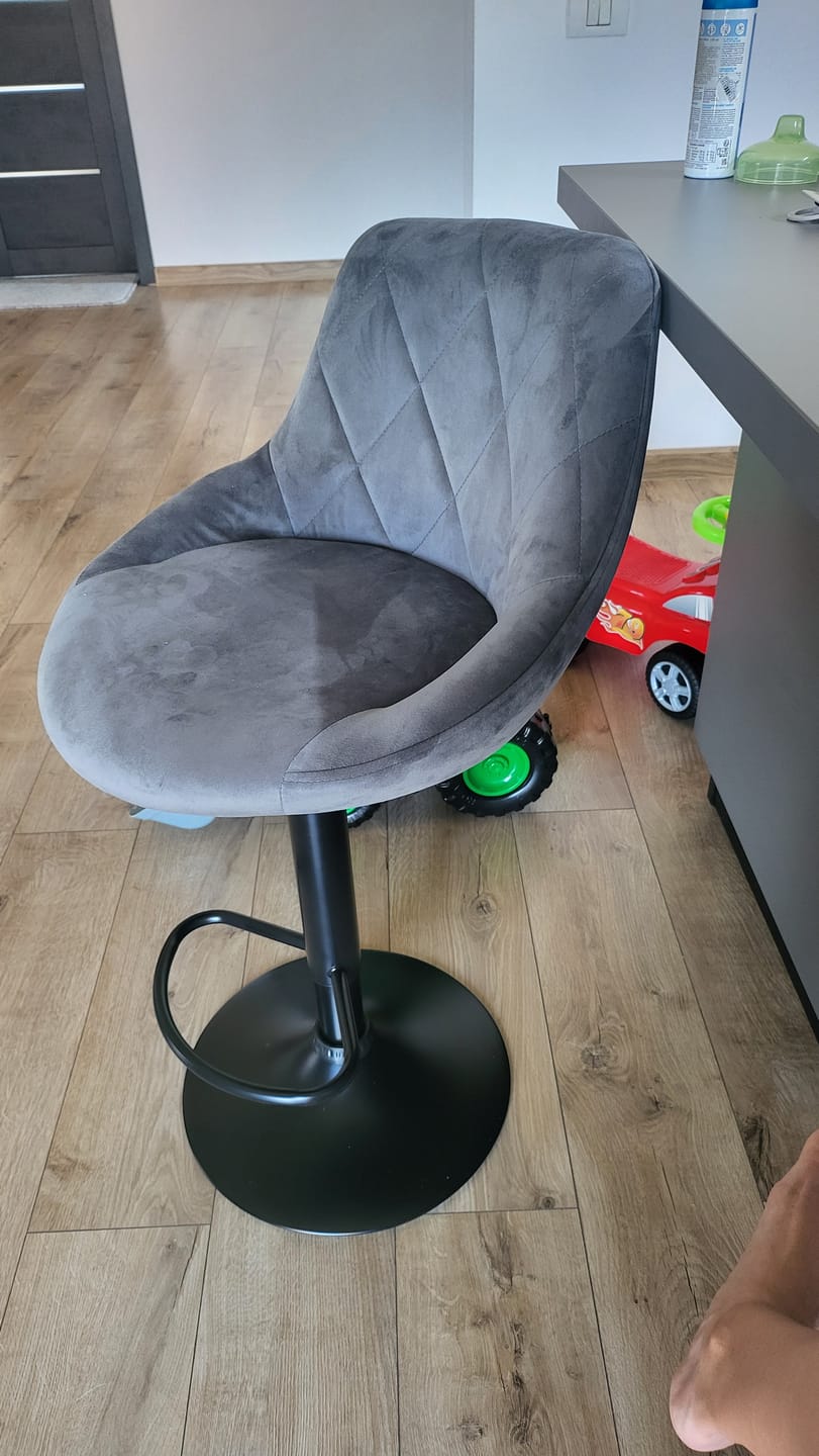 Customer photo review of Scaun de bar rotativ H101, stofa catifelata gri - Bluvel 14, 47x45x106 cm
