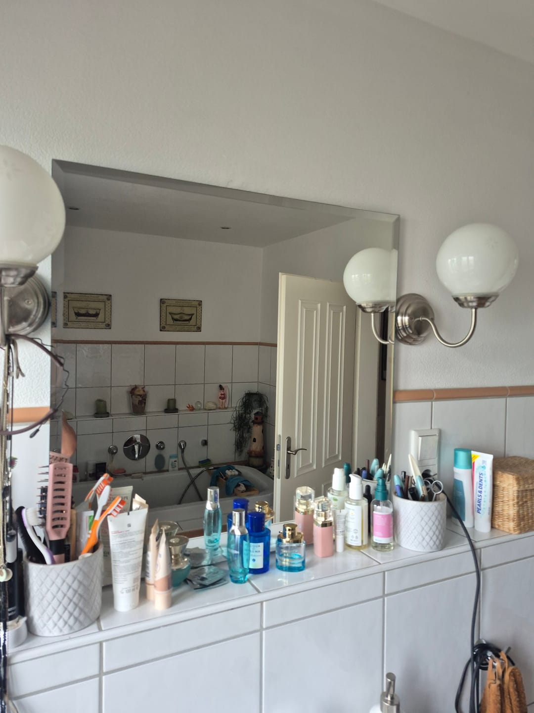 Customer photo review of Spiegel ohne Rahmen, Badspiegel & Wohnzimmerspiegel inkl. Befestigungsset, mit Facette, Eckig