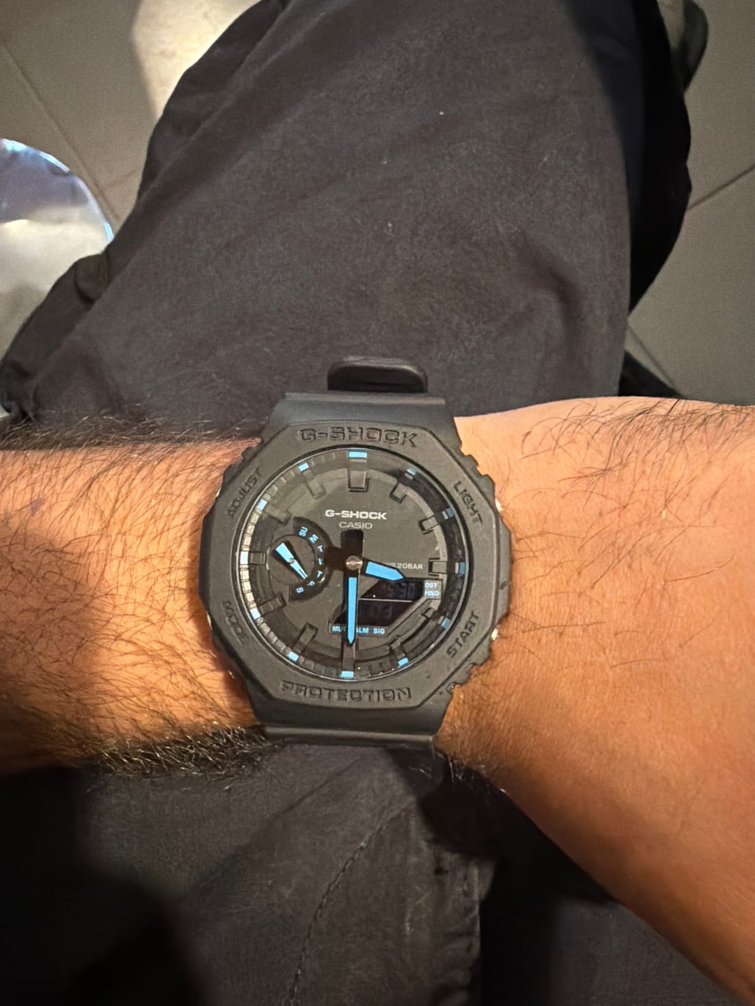 Customer photo review of Reloj Casio G-Shock Royal Oak "Casioak" GA-2100-1A2 NEON ACCENT Negro