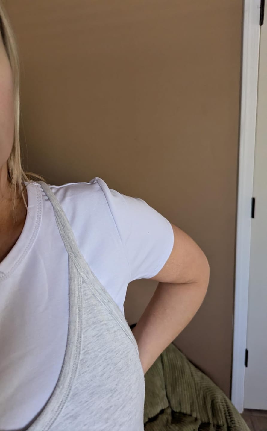 Customer photo review of Silix AuraFlow Bareform Crew Neck Tee | Ultra-Soft, Flattering Drape Active Top