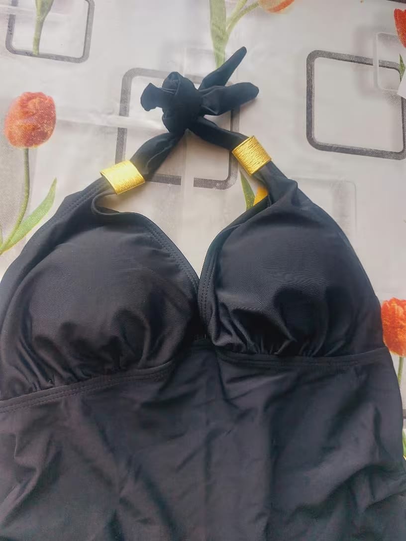 Customer photo review of Figuurvormend Damesbadpak met Halternek - Noelia
