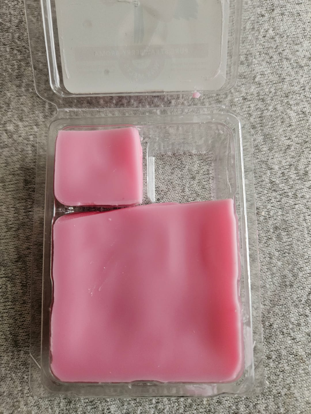 Customer photo review of Strawberries Wax Melts