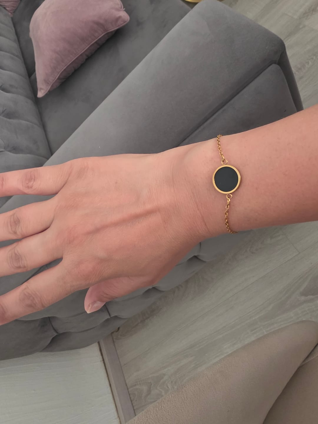 Customer photo review of Obsidian Armband - Kreismedallion