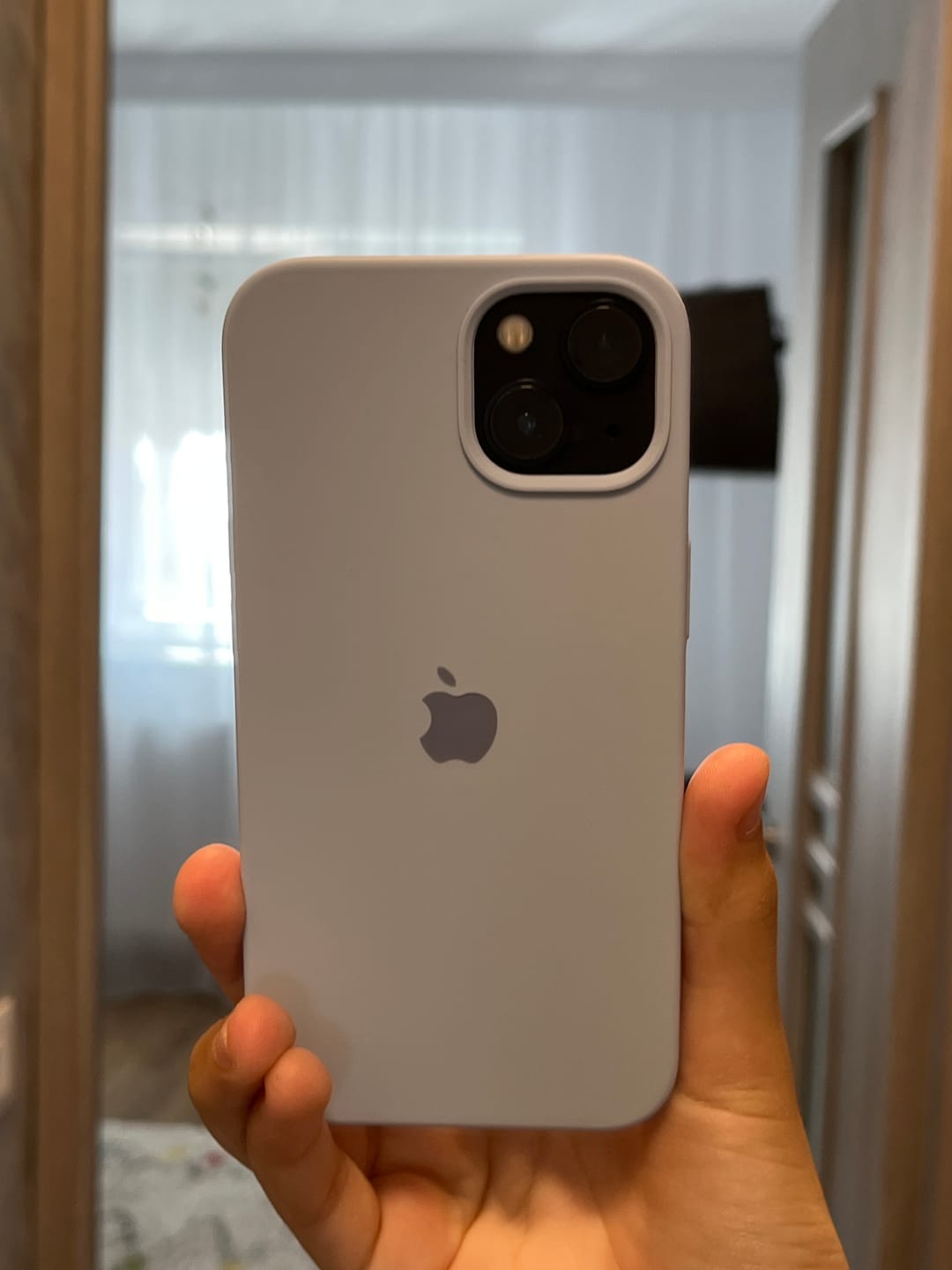 Customer photo review of Husa Silicon pentru iPhone 13, Baby Blue