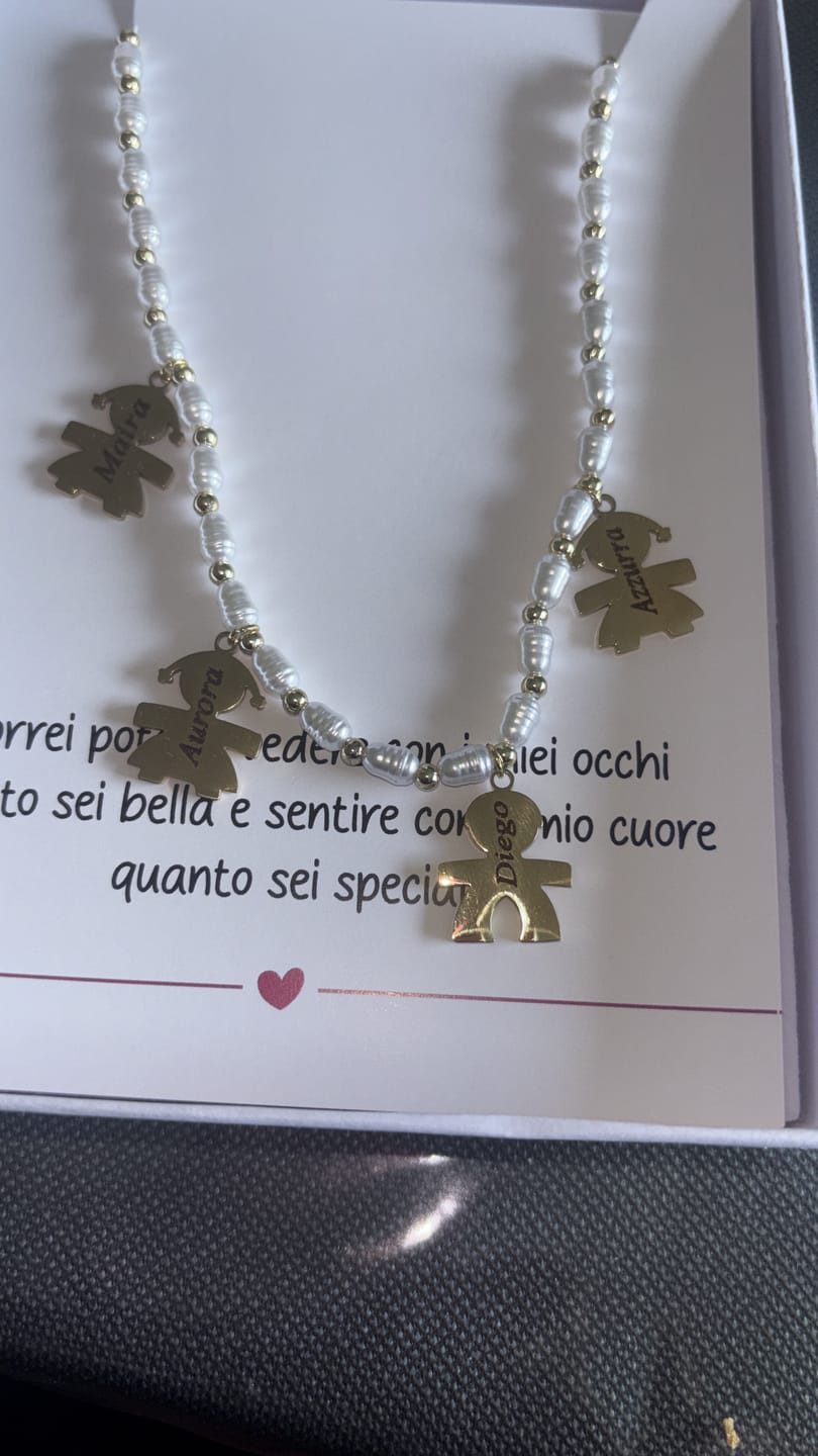 Customer photo review of Girocollo perline con bambini e incisione