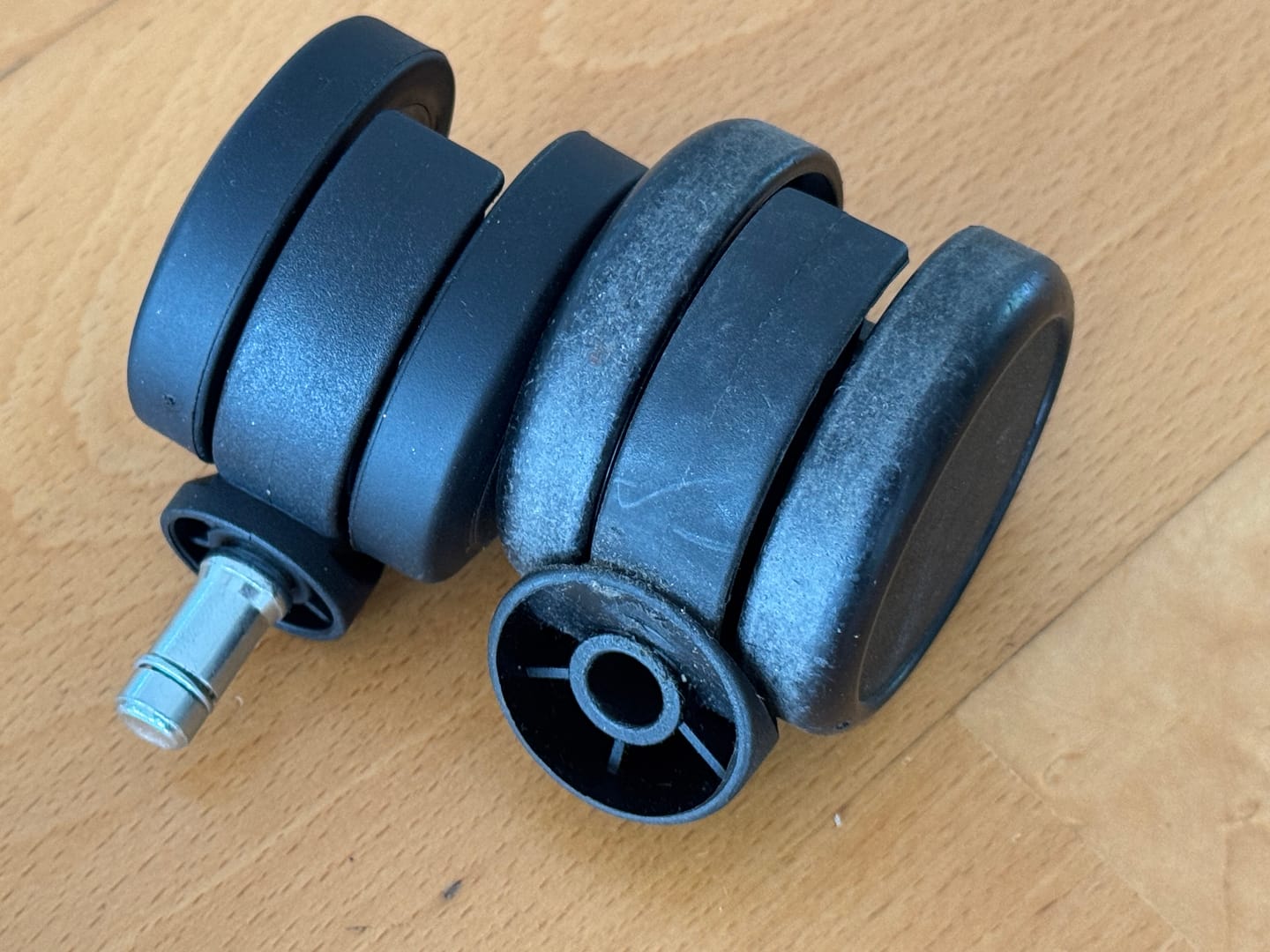 Customer photo review of Maatwerk: Zachte wielen voor Refurbished Bureaustoel