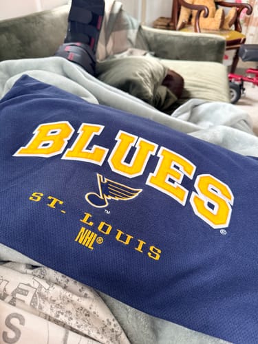 Customer photo review of Vintage 90s Navy St. Louis Blues Sweatshirt (L)