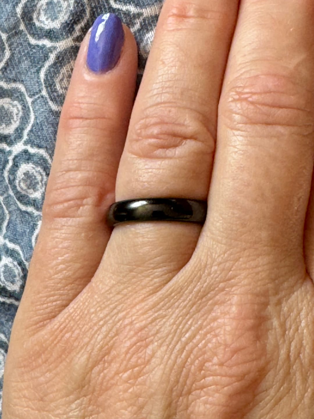 Customer photo review of Black 4mm Wonder Ring