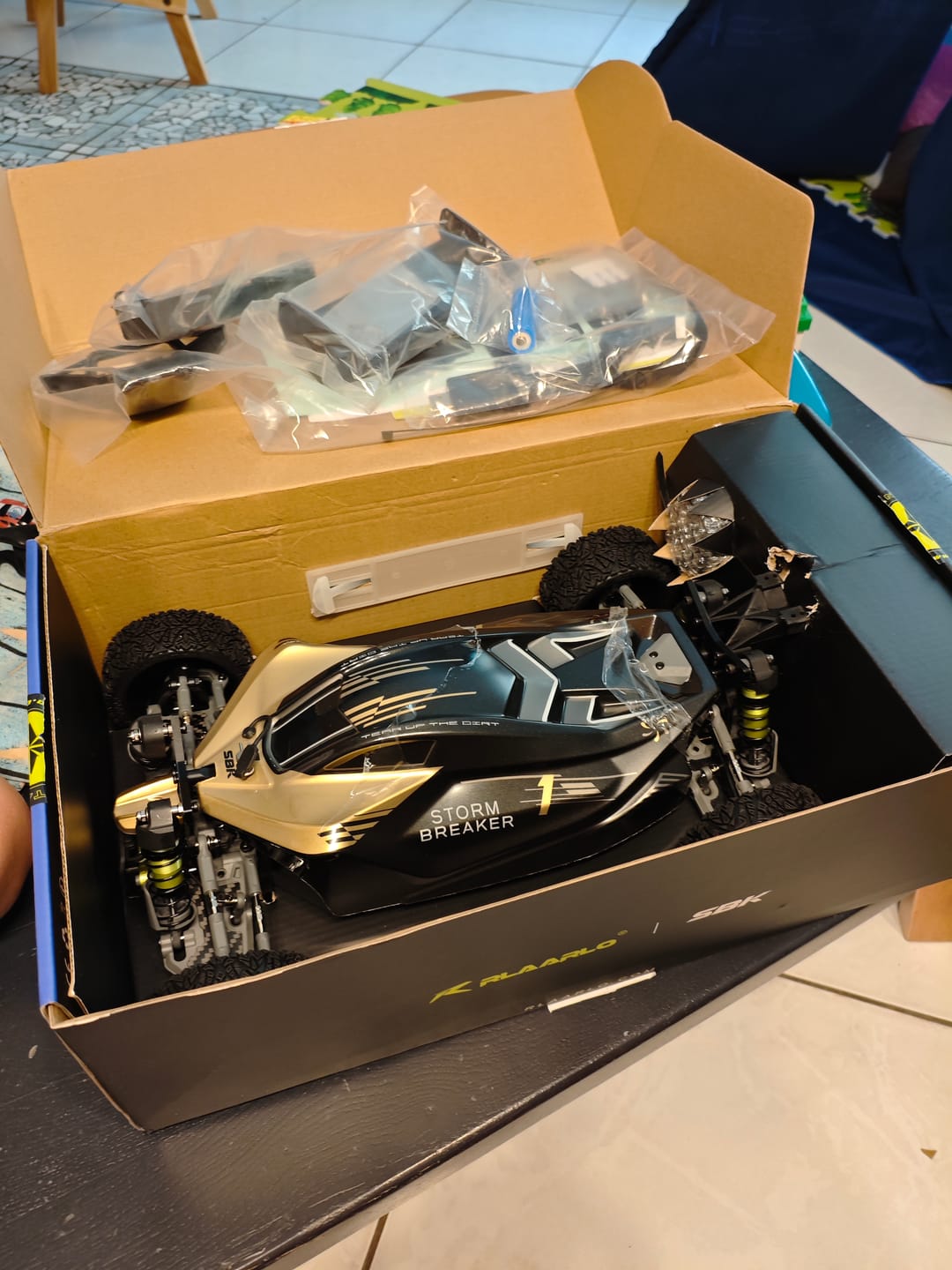 Customer photo review of Rlaarlo Storm Breaker 1/10 Carbon Fiber Brushless RTR 4WD Buggy | SBK10