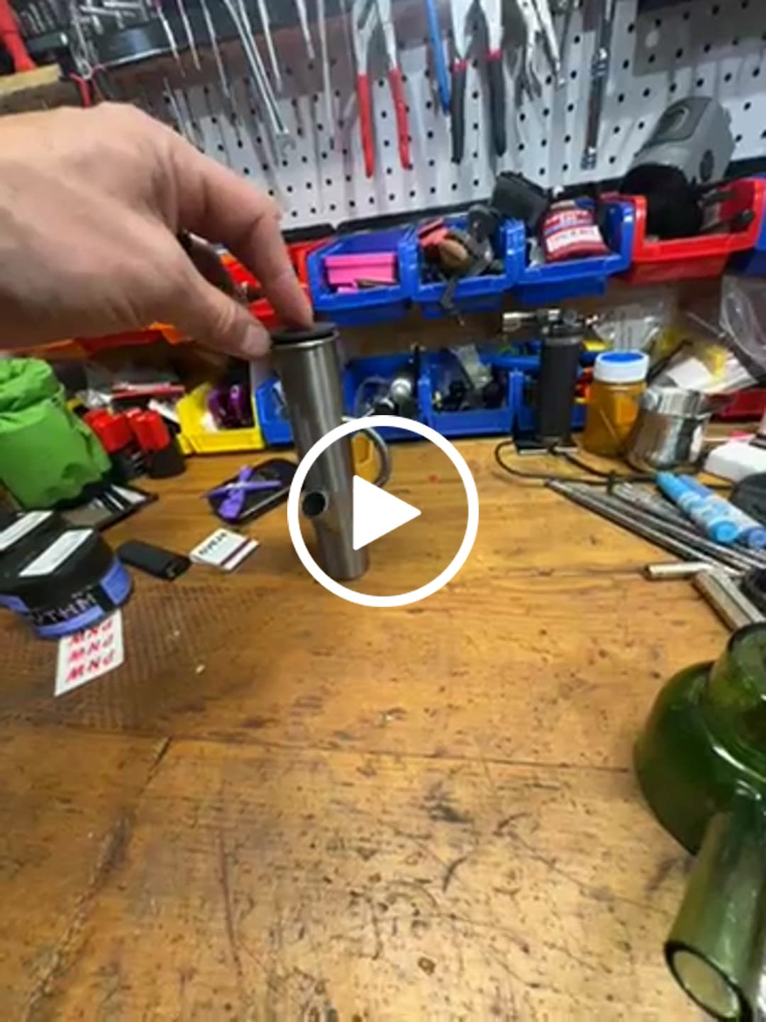 Customer video review of DangleBong™️ Titanium Water Pipe