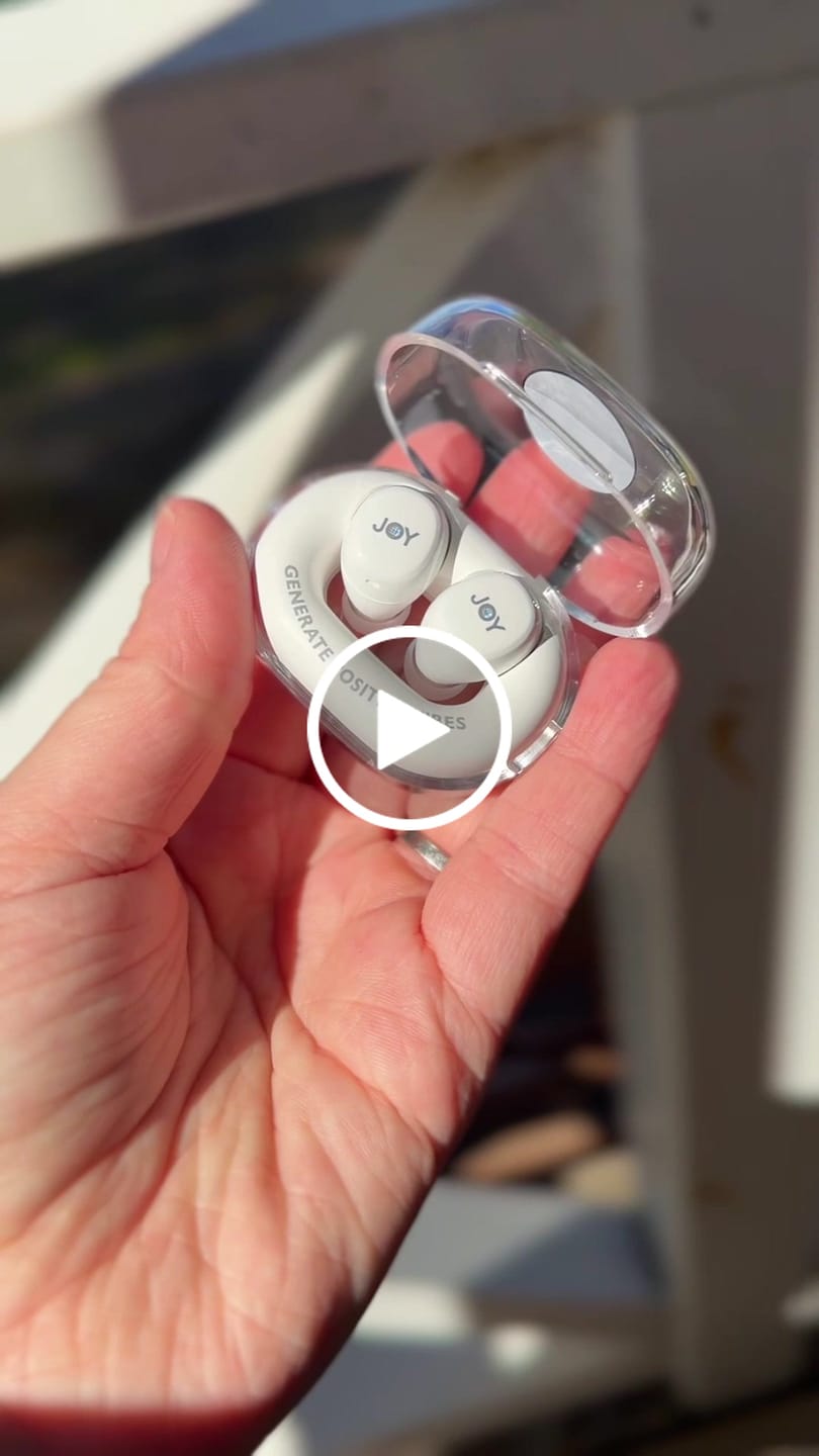 Customer video review of Koru earbuds