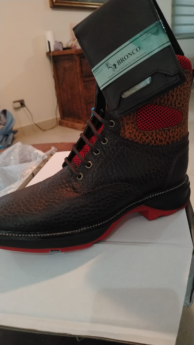 Customer photo review of Nebraska 004 Chocolate/miel